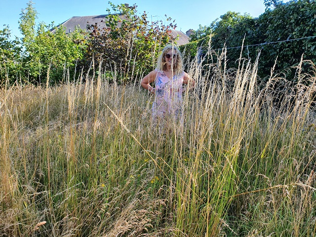 sue in grass