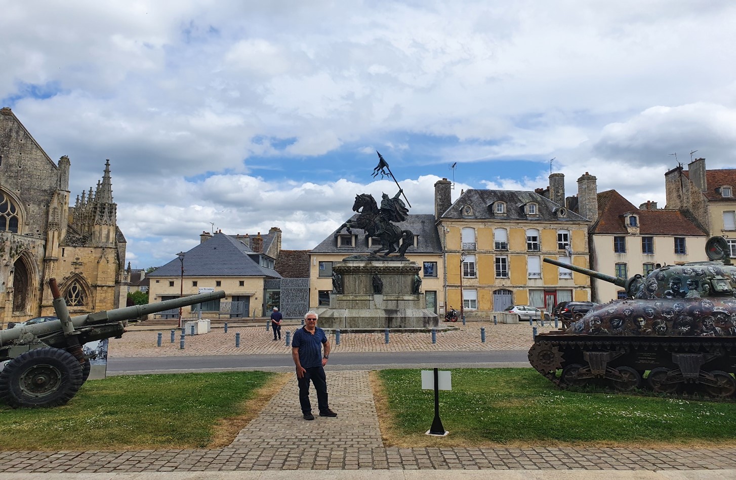 Falais outside war museum
