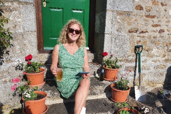 sue on steps