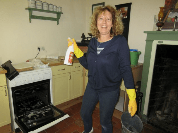julie cleaning